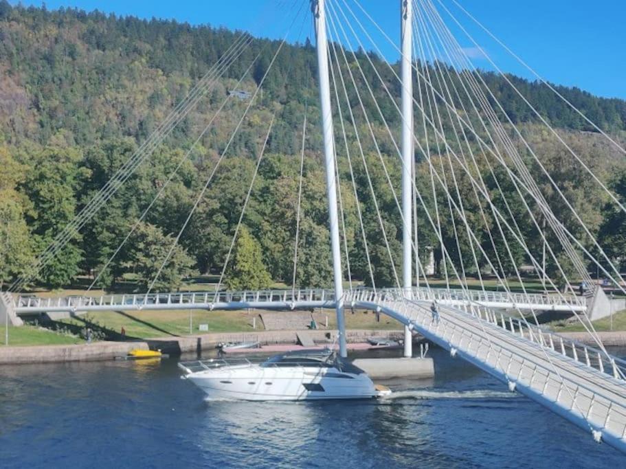 Fin Sentralt Hybel I Drammen 아파트 외부 사진